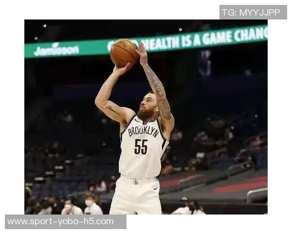 克拉克斯顿表现出色14投8中砍下21分8篮板4助攻2抢断2盖帽 克拉克斯顿表现出色14投8中砍下21分8篮板4助攻2抢断2盖帽