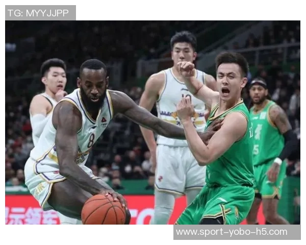 北京全运男篮热身赛大胜北控新外援雷吉佩里与西布龙首次亮相 北京全运男篮热身赛大胜北控新外援雷吉佩里与西布龙首次亮相